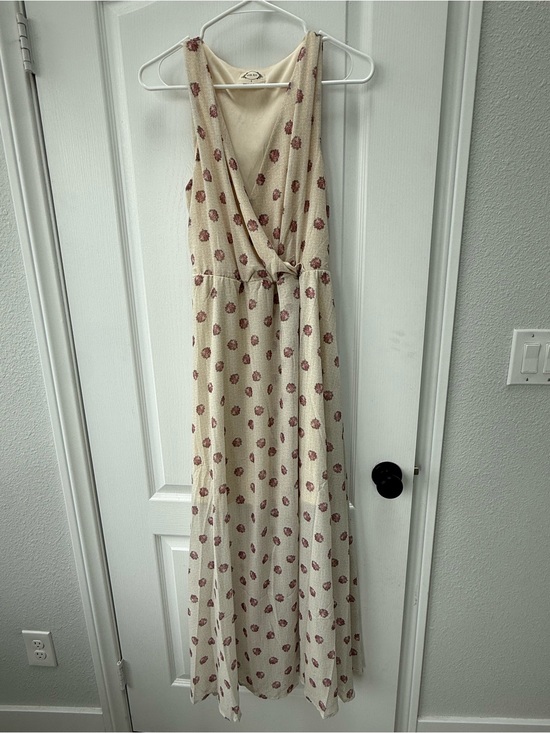 Joyfolie Dresses & Skirts - Joyfolie Cream Maxi Dress with Rose Pink Dot Print